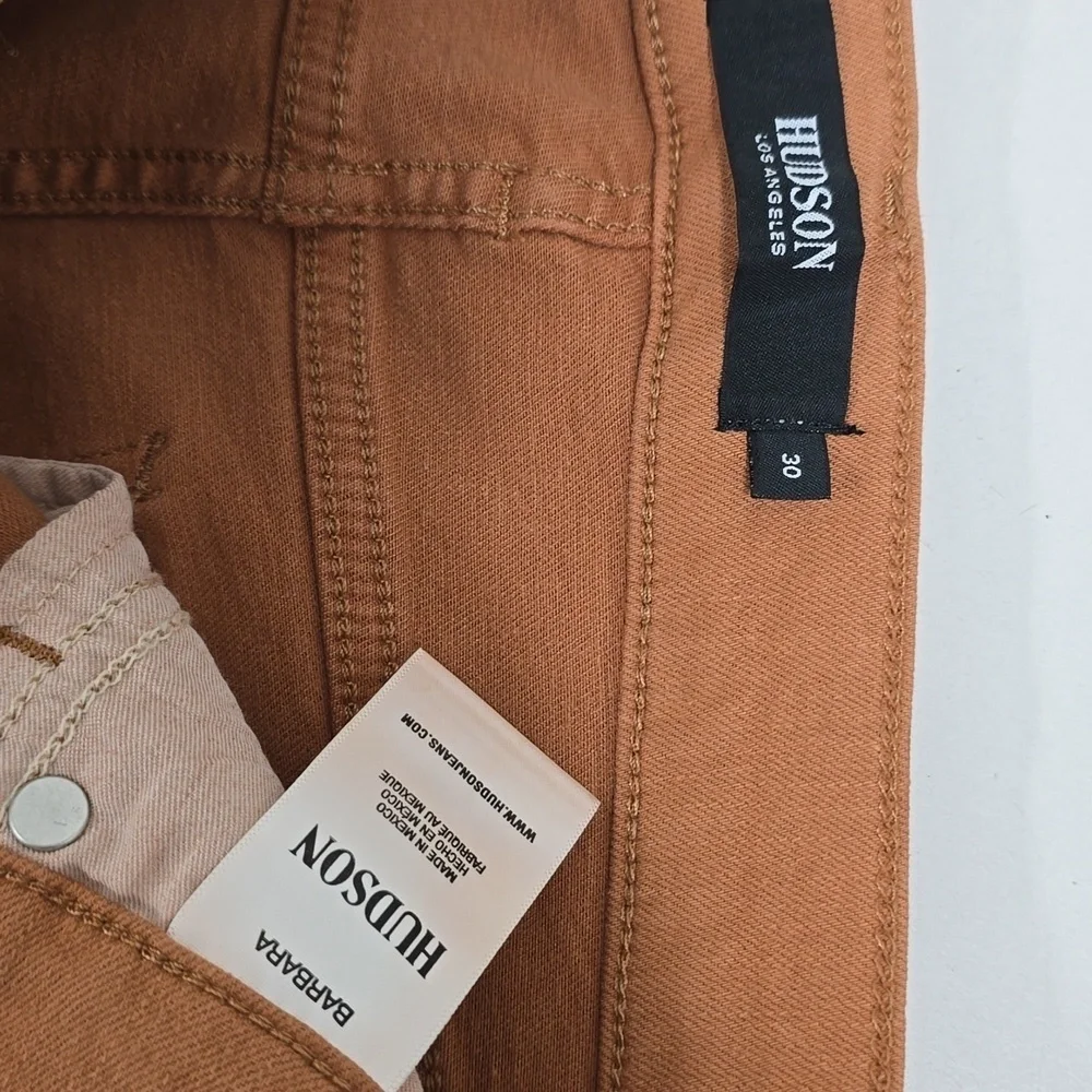 HUDSON Barbara High-Rise Baby Bootcut Jean